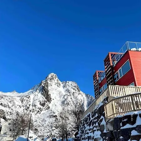 Leilighet Med Egen Uteplass Og Utsikt. Parkering. *