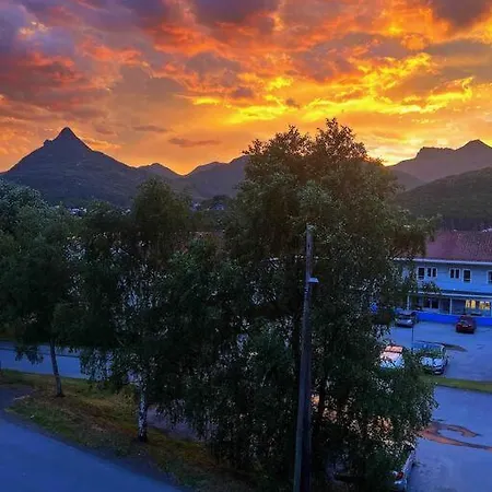 Apartamento Leilighet Med Egen Uteplass Og Utsikt. Parkering. *